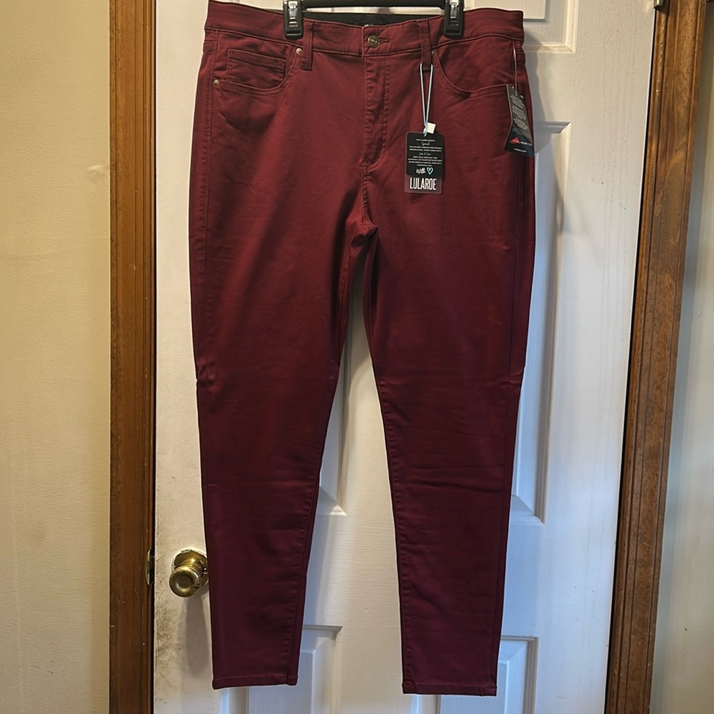 LuLaRoe Skinny Denim - burgundy / red
Size 34
New with tags